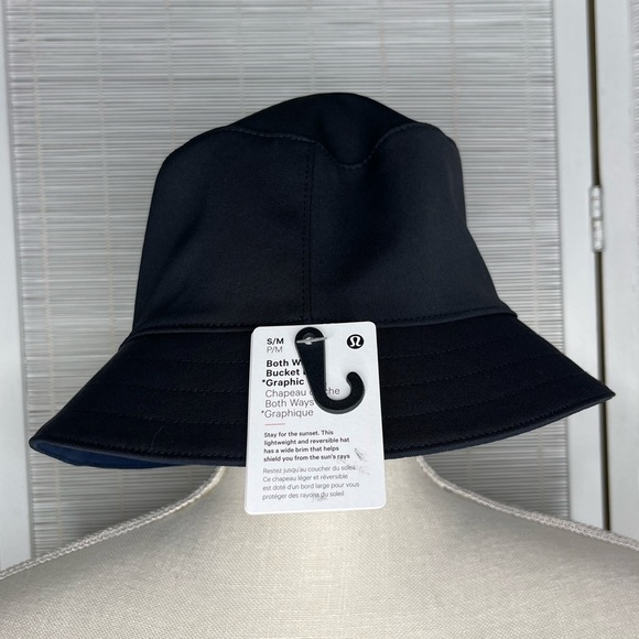 Lululemon Both Ways Bucket Hat Graphic Black & Navy Size S/M NWT - Picture 2 of 4